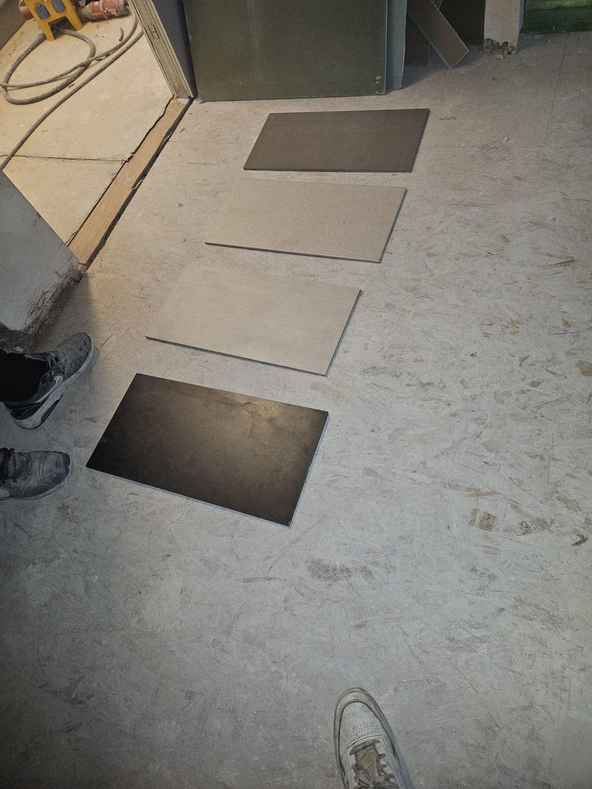 Afgewerkte leefruimte na renovatie
